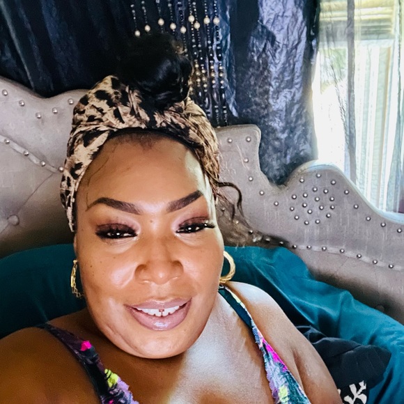 Meet your Posher, Teisha - Picture 1 of 1